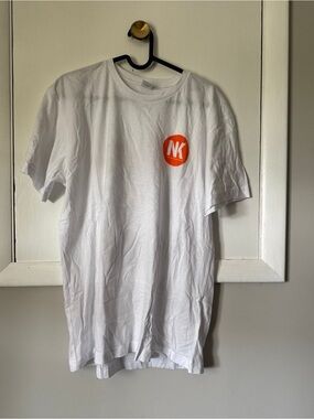 Men's White Short-Sleeve Tee with Orange Logo - Casual Graphic Shirt